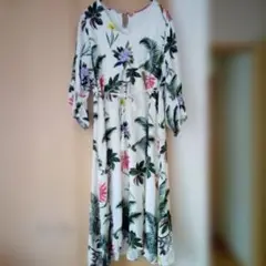 チャイハネ　オフホワイトボタニカルワンピース　アミナコレクション