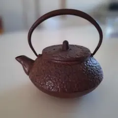 岩鋳 南部鉄器 急須 赤茶 砂鉄 柿葉文様 茶道具 鉄製 鉄瓶 蓋なし