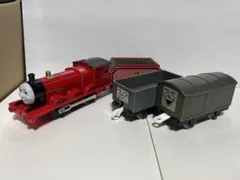 プラレール　トーマスシリーズ　ジェームス　旧式　赤シャーシ