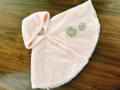 ピンクのフリースベビーポンチョ