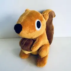 リス ぬいぐるみ どんぐり持ちのサムネイル