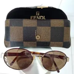 最終値下げお買い得❣️極美品❣️保管品❣️FENDIべっ甲調オーバル型サングラス