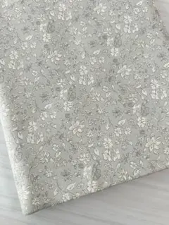 （現品限り）生地　小花柄　シーチング　花柄　2mカット