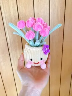 かわいい花の鉢植えのサムネイル