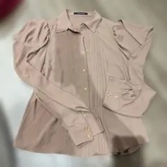 ベージュ フリル付き 長袖シャツ Fサイズのサムネイル