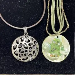 個性的デザインのネックレス2点セット