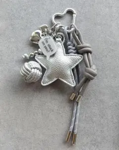 じゃらじゃらキーホルダー バッグチャーム キーチャーム　星　レザー調　シルバー