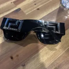 VERSACE ブラック サングラス ロゴ入り