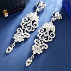 ラインストーンイヤリングジルコニアイヤリング★ビジューイヤリング　大ぶりAAAA