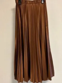 INDIVI プリーツ ロングスカート ブラウン