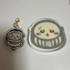 ちいかわ　アクリルスタンド　犬張り子になっちゃったアクリルチャーム　ラッコ