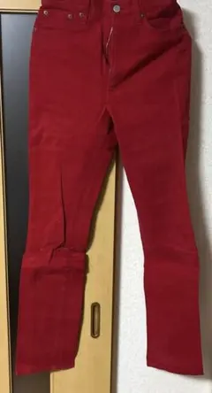 ［人気デザイン］美品BOBSON レッド スリムフィットデニムパンツ