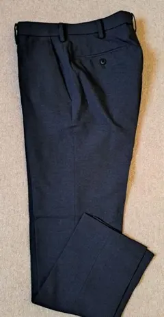 ユニクロ 感動パンツ ダークグレー