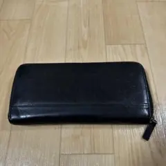 黒いレザー長財布のサムネイル