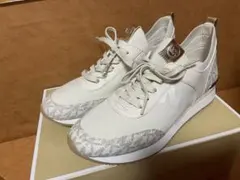 MICHAEL KORS ベージュ スニーカー