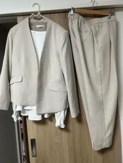 シューラルー ダブルクロス Vジャケットとテーパードパンツ セット