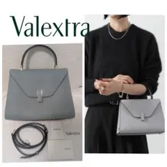 週末限定お値下げ【未使用】VALEXTRA イジィデ　ミディアム　パウダーブルーのサムネイル