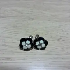 クレイサス カメリア イヤリング - メルカリ