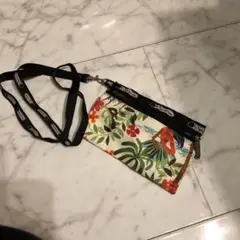 ストラップ ポーチ