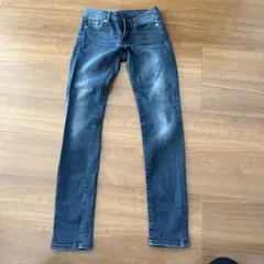 本日最終処分　GU スキニーデニム 64