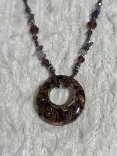 円形ペンダント ネックレス 紫と茶色