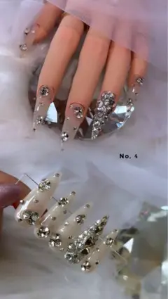 Ｎｏ．4ネイルチップ（Vカットストーン、キラキラ、シンプル ギャル）両手用10本
