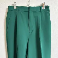 【 美品 】 GU ストレッチテーパードパンツ グリーン
