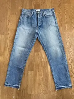 ダメージ加工ジーンズ　アーバンリサーチ