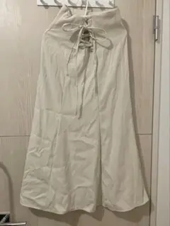 ホワイトベージュ レースアップ フレアスカート