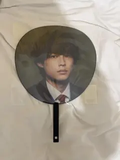 ユニバ シンガポール Tシャツ イエロー 松村北斗着用 SixTONES - メルカリ