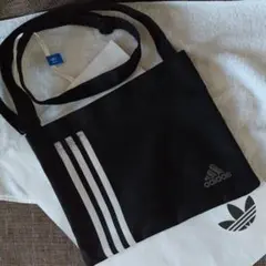 adidas ショルダーバッグ 黒 3本ストライプ　男女兼用