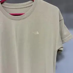 The North Face ベージュ ロングワンピース 半袖のサムネイル