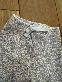ZARA 小花柄 リブスパッツ レギンス 104サイズのサムネイル