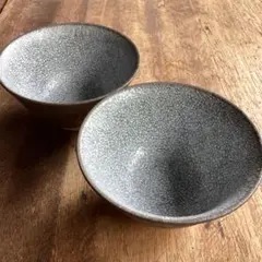新品美濃焼　光沢かいらぎ(梅花皮) 黒渕　ご飯茶碗　　普通サイズ2枚セットのサムネイル