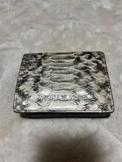 MICHAEL KORS ヘビ柄二つ折り財布