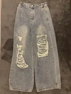 ダメージデニムパンツ