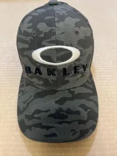 OAKLEY カモフラージュ柄 キャップ 帽子のサムネイル