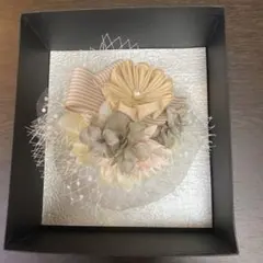 美品　造花コサージュ