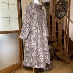 正絹大島紬着物リメイク ロールカラーチュニックワンピース　グレージュ系幾何学模様