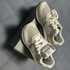 新品未使用！NEW BALANCEの人気新定番565 グレー 24.0 US6 - メルカリ