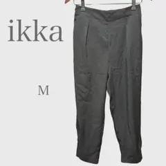 新品未使用　イッカ　テーパードパンツ　ブラック　M きれいめ　シンプルのサムネイル