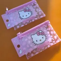 ☆新品・未使用☆ハローキティラメ ポーチ フラットポーチ キティ ポーチ