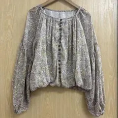 Visペイズリー柄バルーンスリーブブラウス¥4370の品のサムネイル