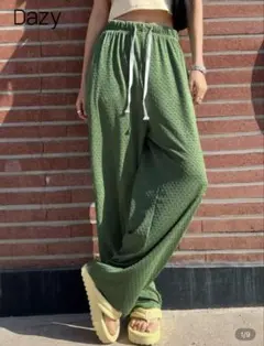 【新品未開封】ストレートレッグパンツ　グリーン　Mサイズ