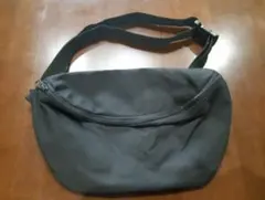 お値下げ　ボディバッグ　黒BLAK　裏はメッシュ