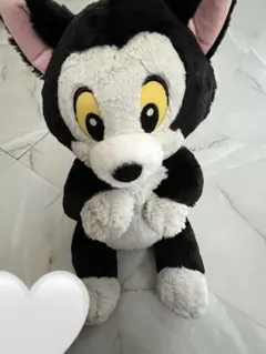 ディズニーストア限定　フィガロ　ぬいぐるみ　CAT DAY 2024 フィガロ ぬいぐるみ CAT DAY 2024 ディズニーストア限定 - メルカリ