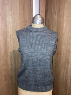 グレー ノースリーブ ニット