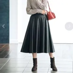 grove　パンチングフレアスカート　ブラック　レザースカート