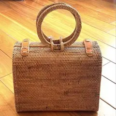 イタリア製MARIO VALENTINO マリオバレンチノ かごハンドルバッグ イタリア製MARIO VALENTINO マリオバレンチノ かごハンドルバッグ