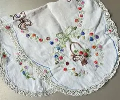 フランスアンティーク　ヴィンテージ*大きな花かご刺繍　ドイリー　かごカバー